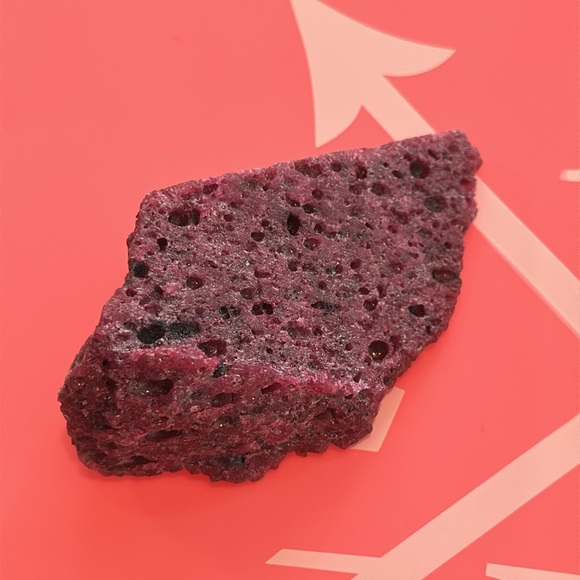 Honeycomb Ruby Lot. Three Pieces. - Picture 2 of 8